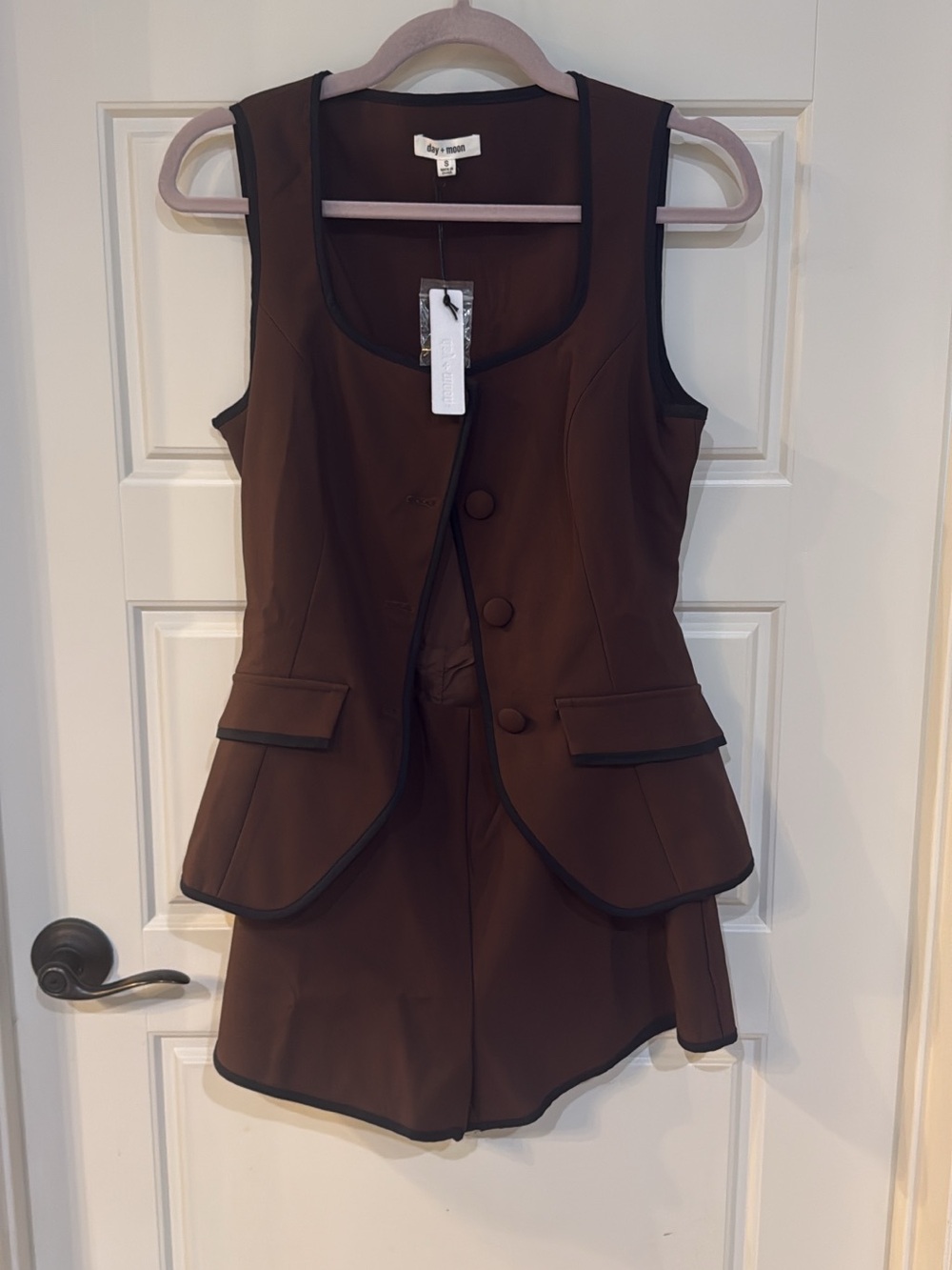 Day + Moon Women's Brown Sleeveless Tailored Romper
